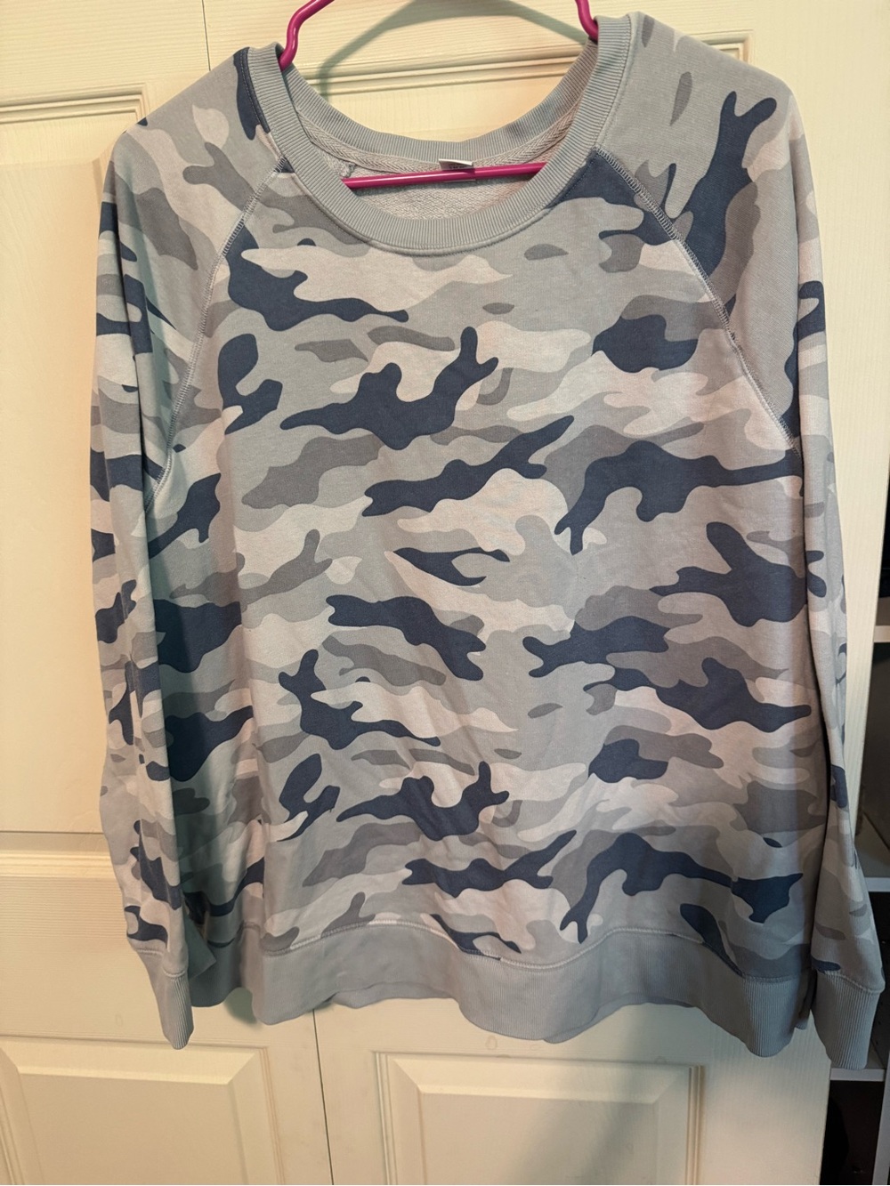Old Navy Light Gray and Dark Gray Camo Crewneck Sweatshirt